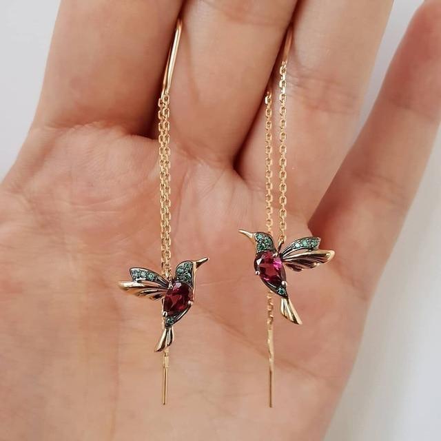Pendientes colibrí de bisutería en color granate